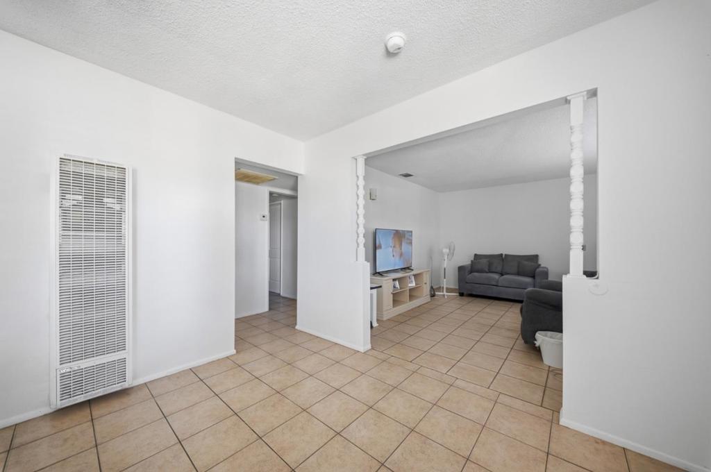 309 Magnolia Property Photo 5