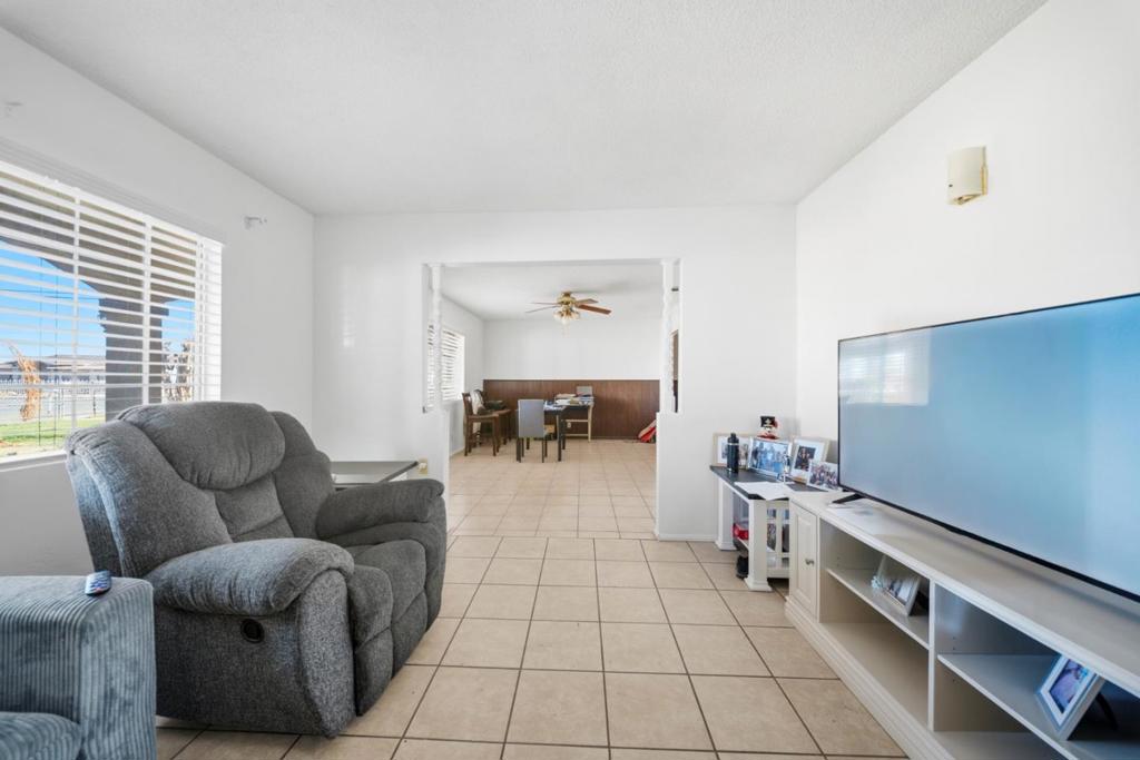 309 Magnolia Property Photo 6