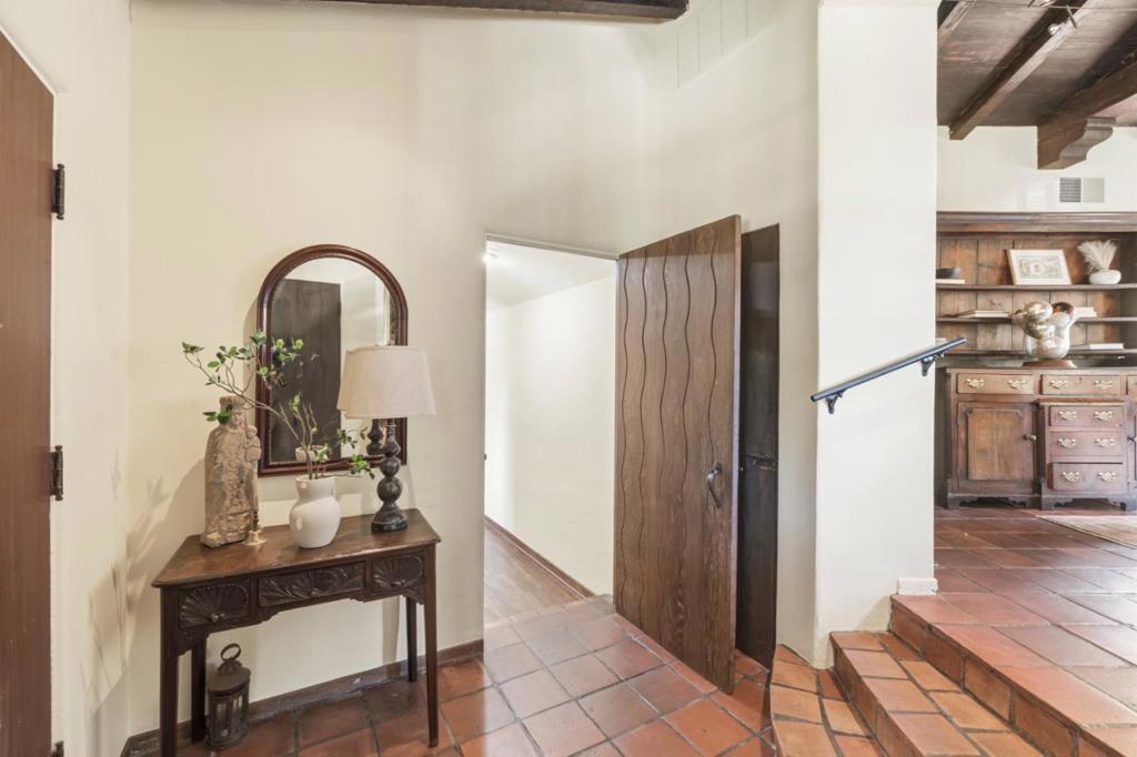 24613 Upper Trail Property Photo 11