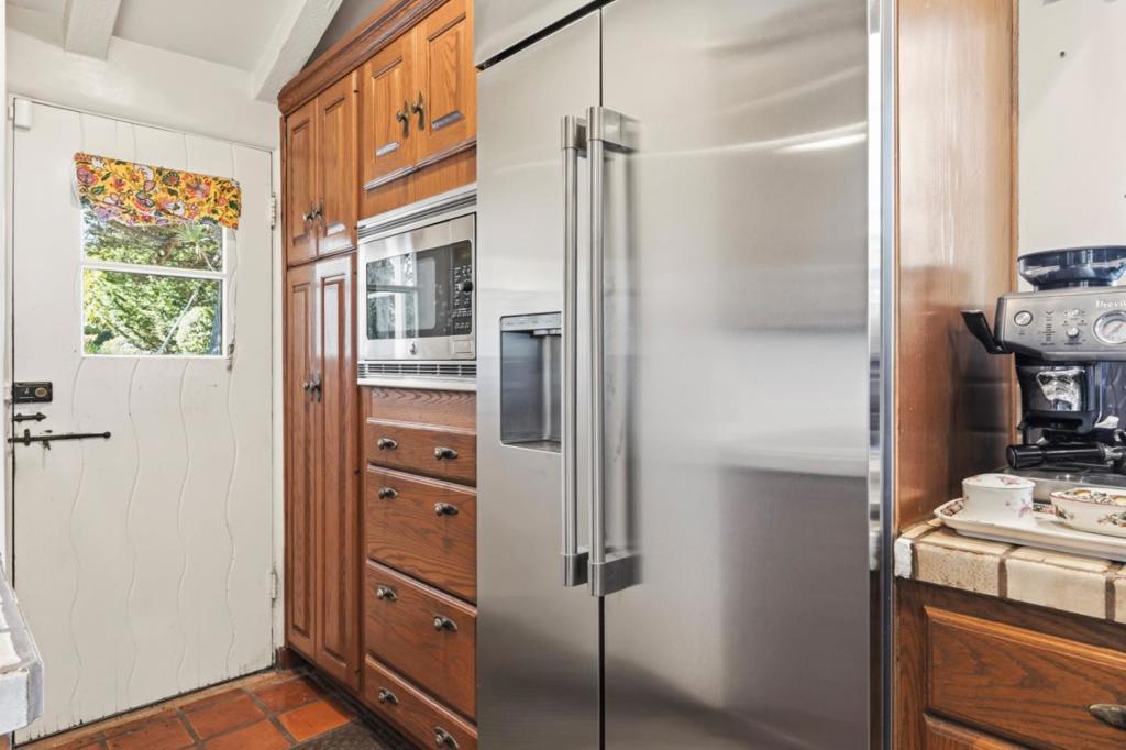 24613 Upper Trail Property Photo 34
