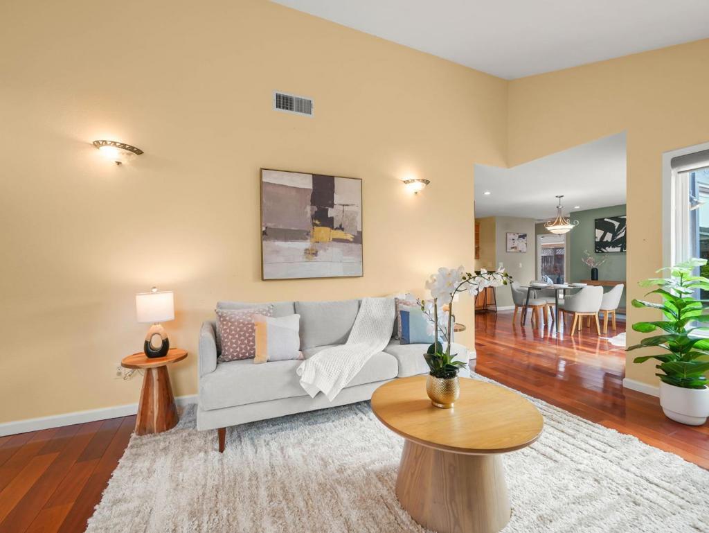 2104 Meadow View Place Property Photo 13