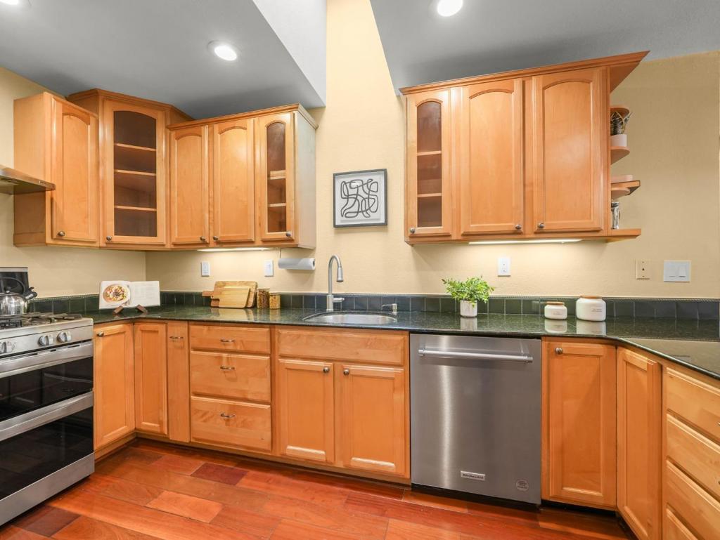 2104 Meadow View Place Property Photo 18