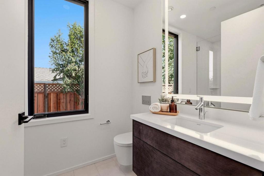 1828 Nestorita Way Property Photo 36