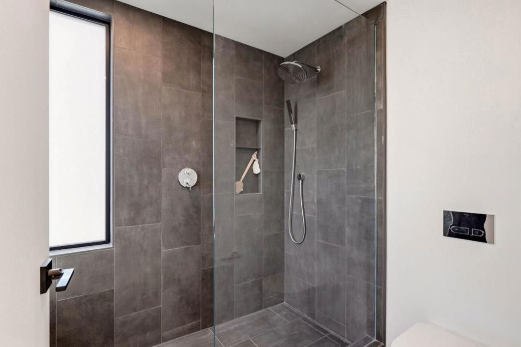 1828 Nestorita Way Property Photo 43