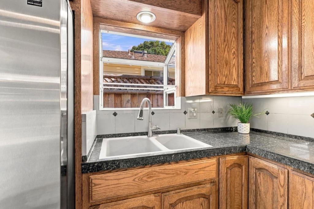 4535 Portola Drive Property Photo 12