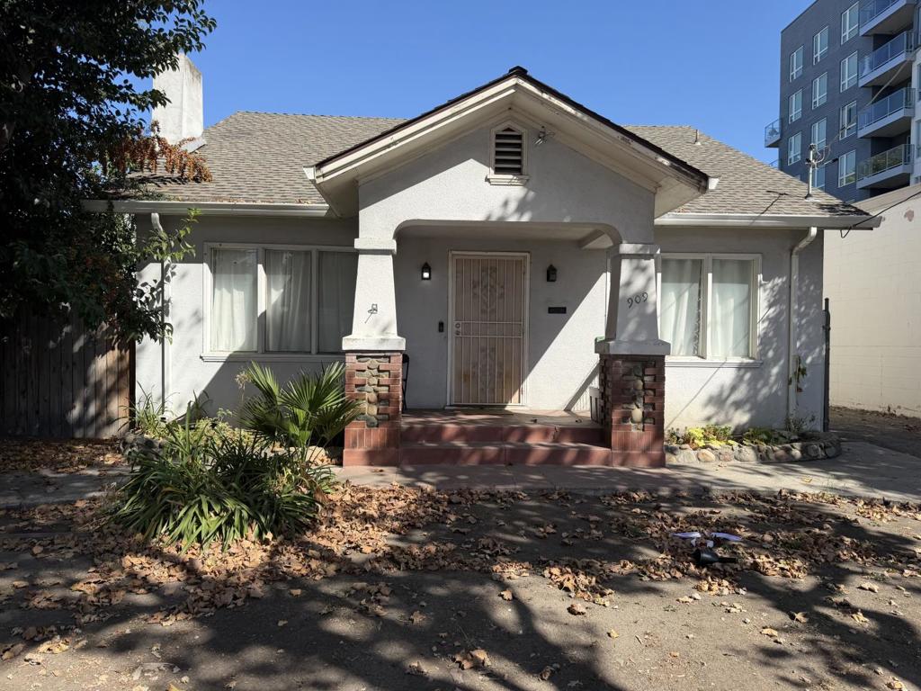 909 W Julian Street Property Photo 2