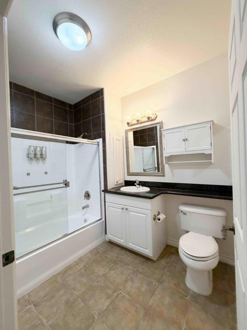 9263 Regents Road B301 Property Photo 30