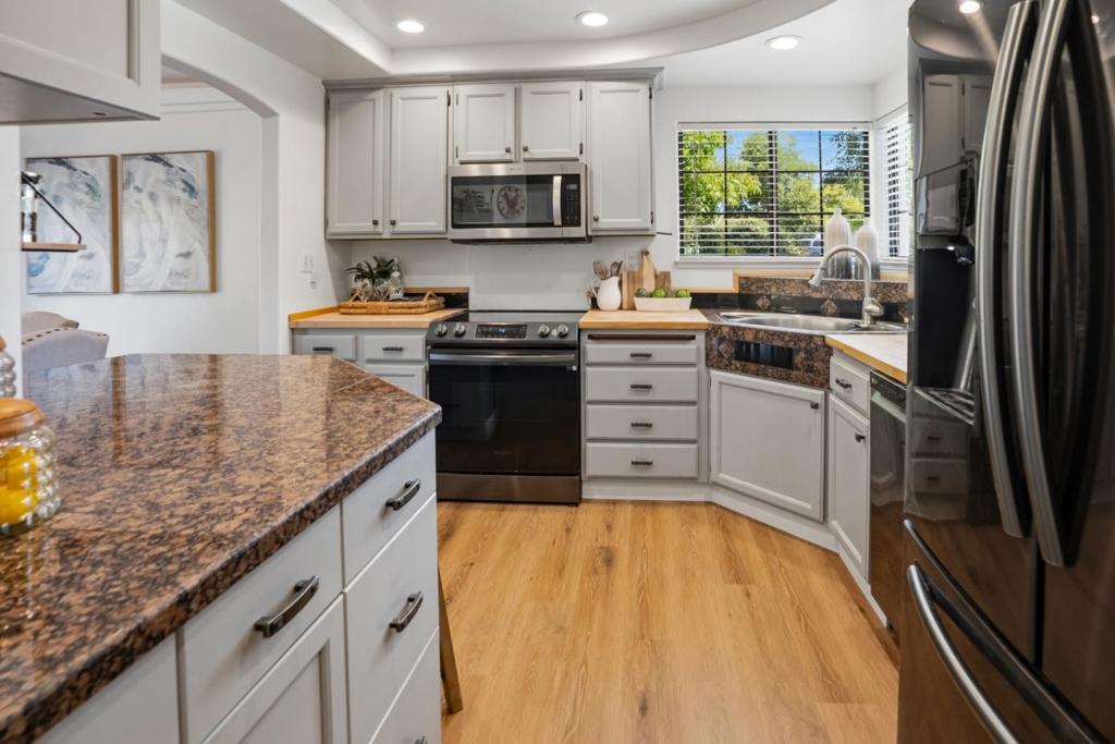 37 Winding Way Property Photo 3