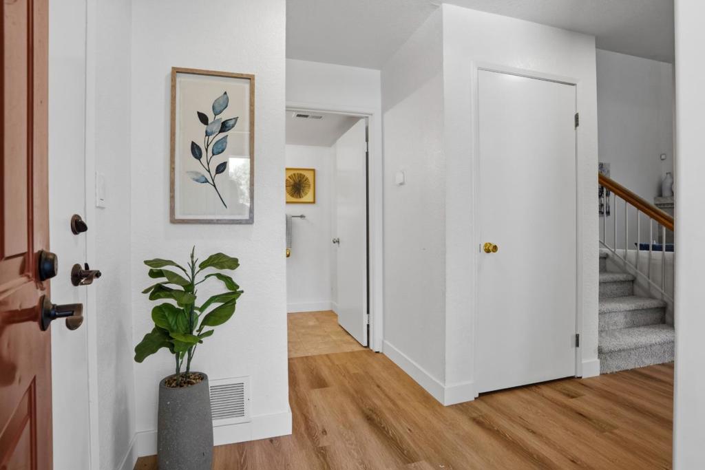 37 Winding Way Property Photo 12