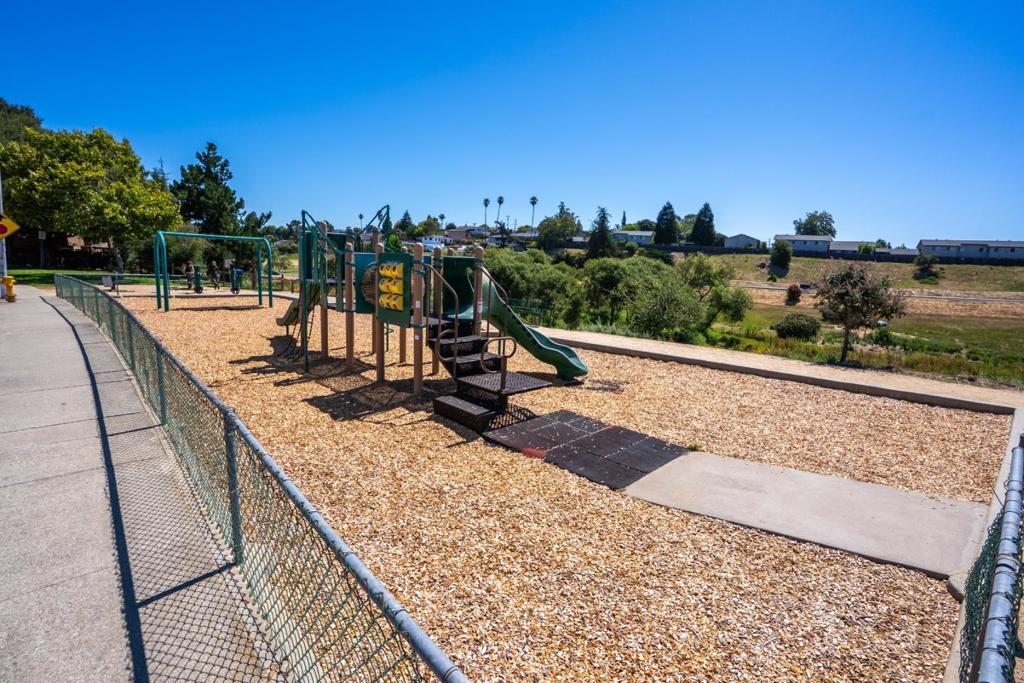 37 Winding Way Property Photo 40