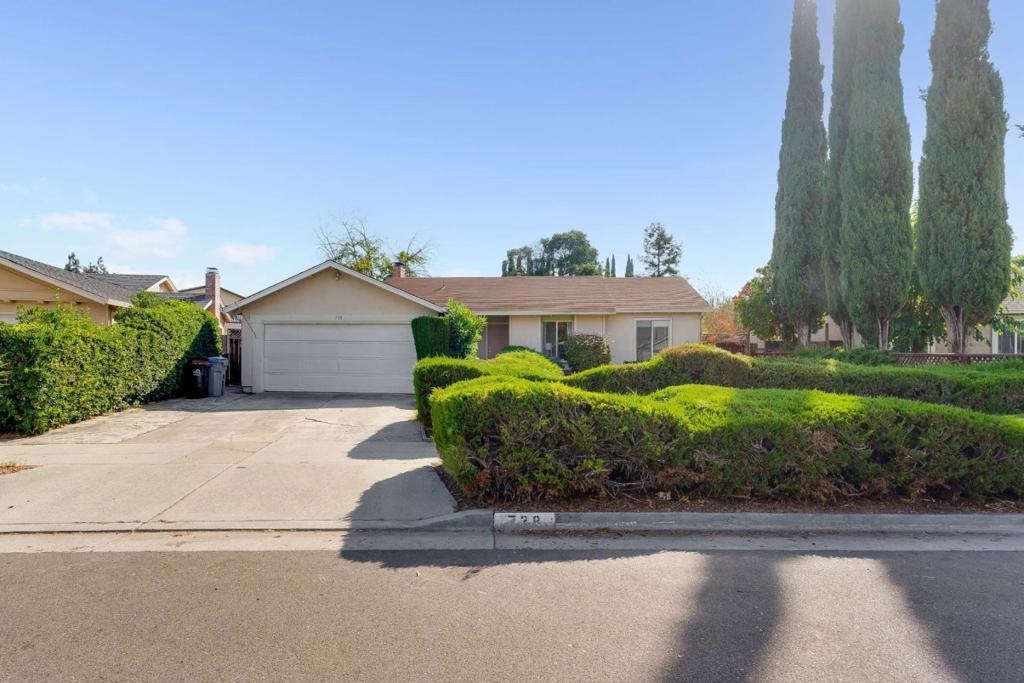 738 El Sereno Drive Property Photo 1