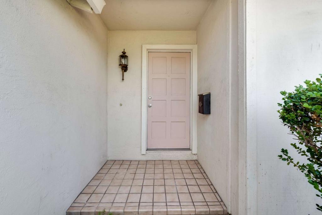 738 El Sereno Drive Property Photo 4