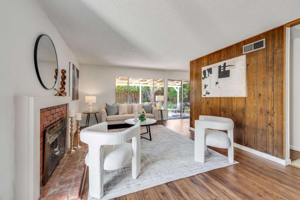 738 El Sereno Drive Property Photo 7
