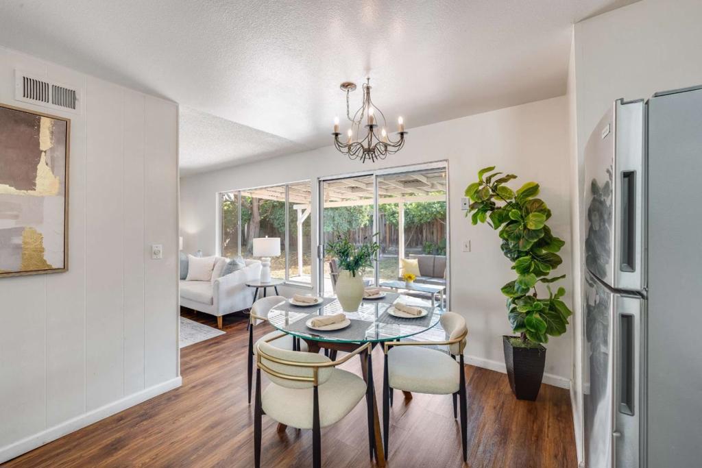 738 El Sereno Drive Property Photo 13