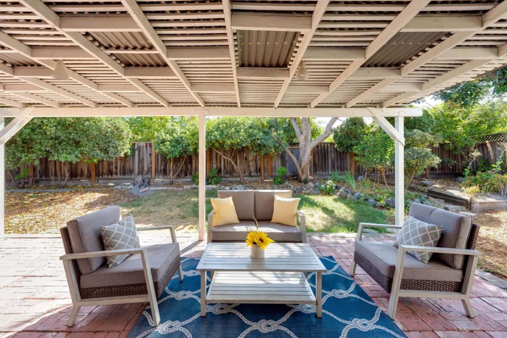 738 El Sereno Drive Property Photo 25