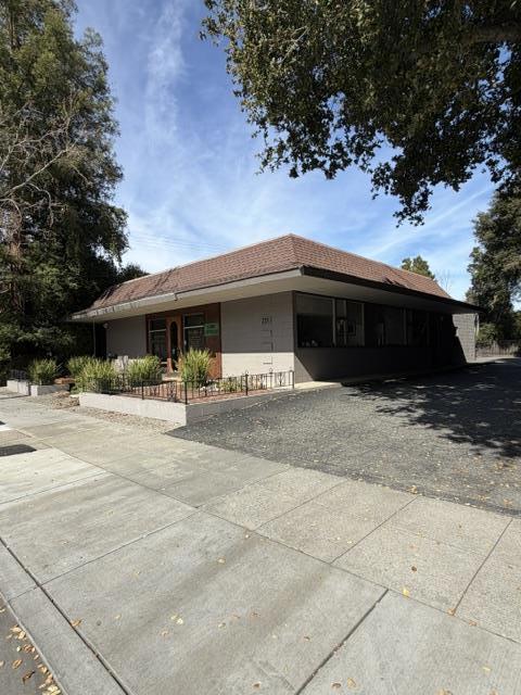 2211 Park Boulevard Property Photo 3