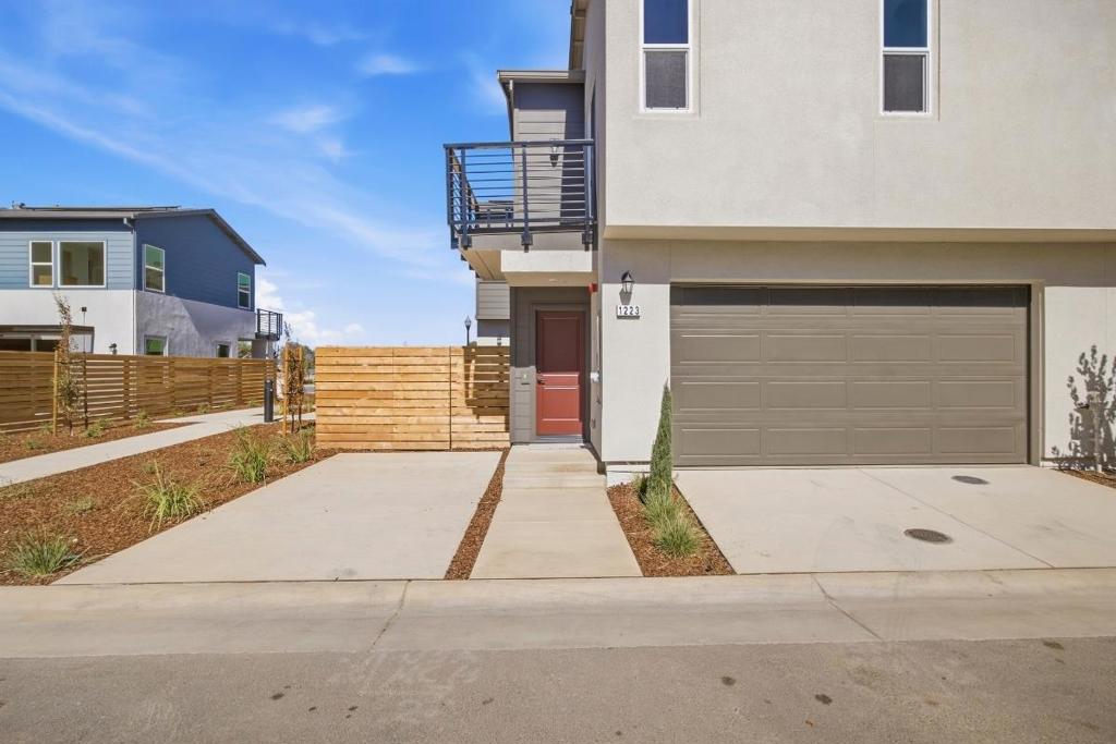 1223 Diego Lane Property Photo 4