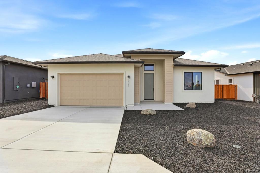 604 Fulton Way Property Photo 1