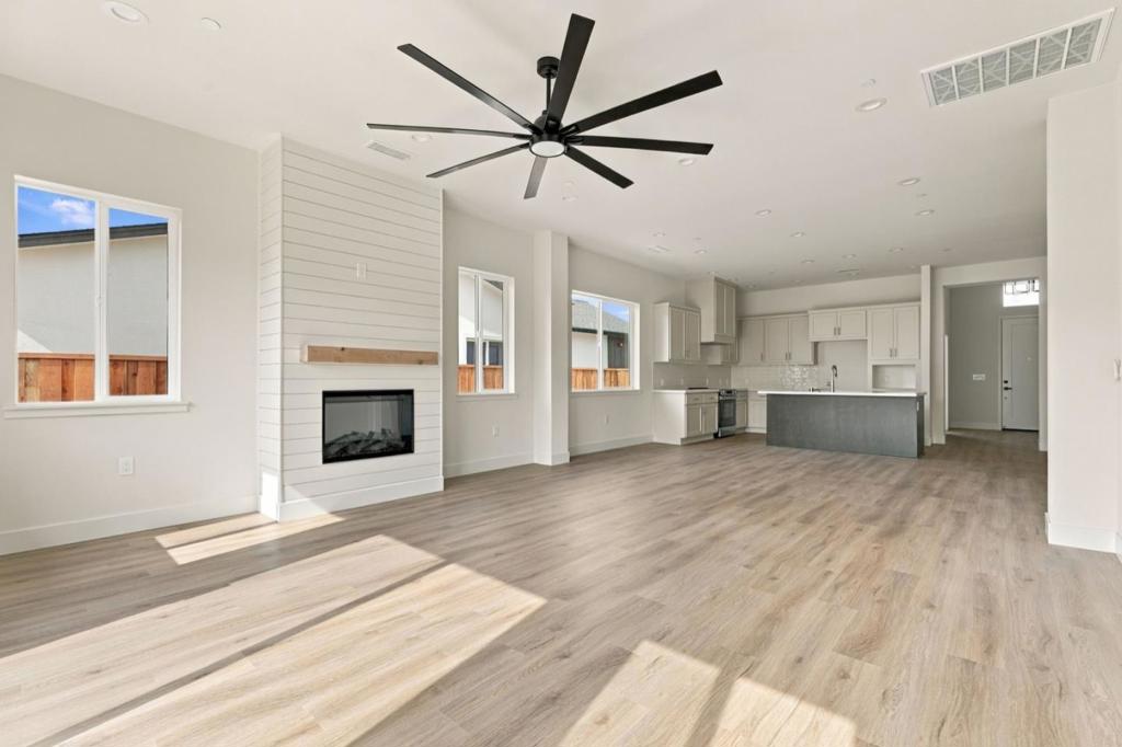 604 Fulton Way Property Photo 10