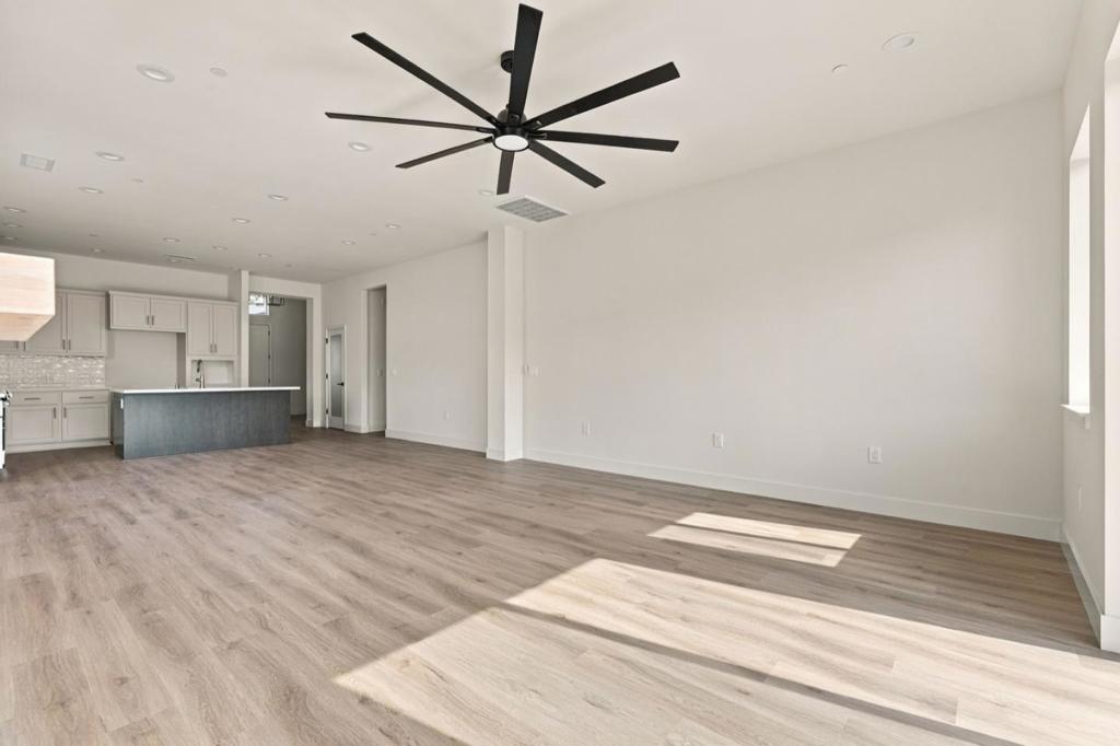 604 Fulton Way Property Photo 11