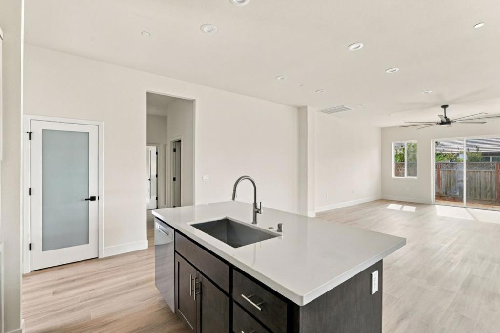 604 Fulton Way Property Photo 13