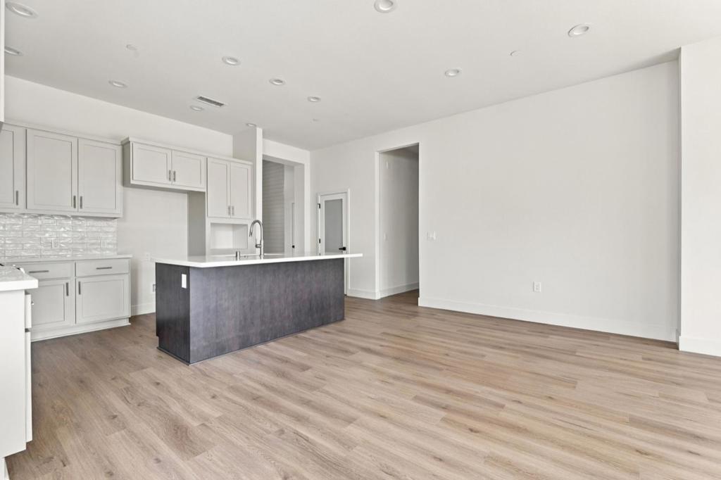 604 Fulton Way Property Photo 18