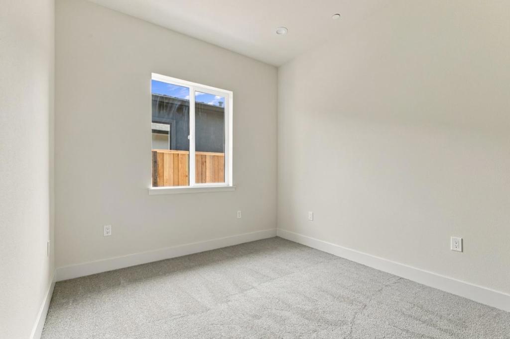 604 Fulton Way Property Photo 32