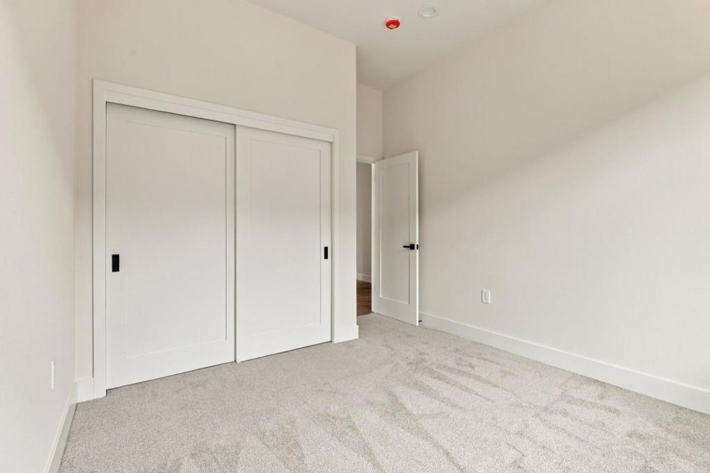 604 Fulton Way Property Photo 35