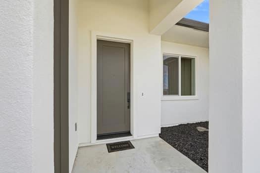 594 Fulton Way Property Photo 4