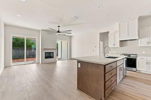594 Fulton Way Property Photo 10