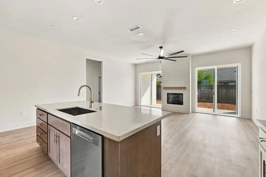 594 Fulton Way Property Photo 11