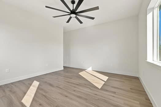 594 Fulton Way Property Photo 14