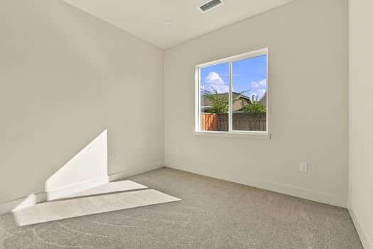 594 Fulton Way Property Photo 16