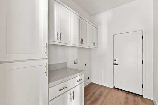 594 Fulton Way Property Photo 34