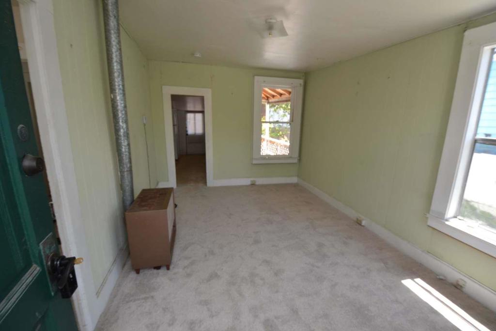 383 Clay Street Property Photo 4