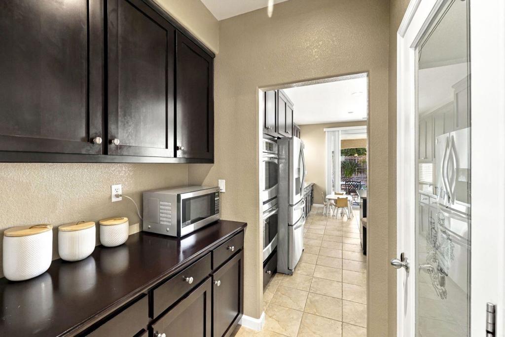 1752 Whisper Way Property Photo 4