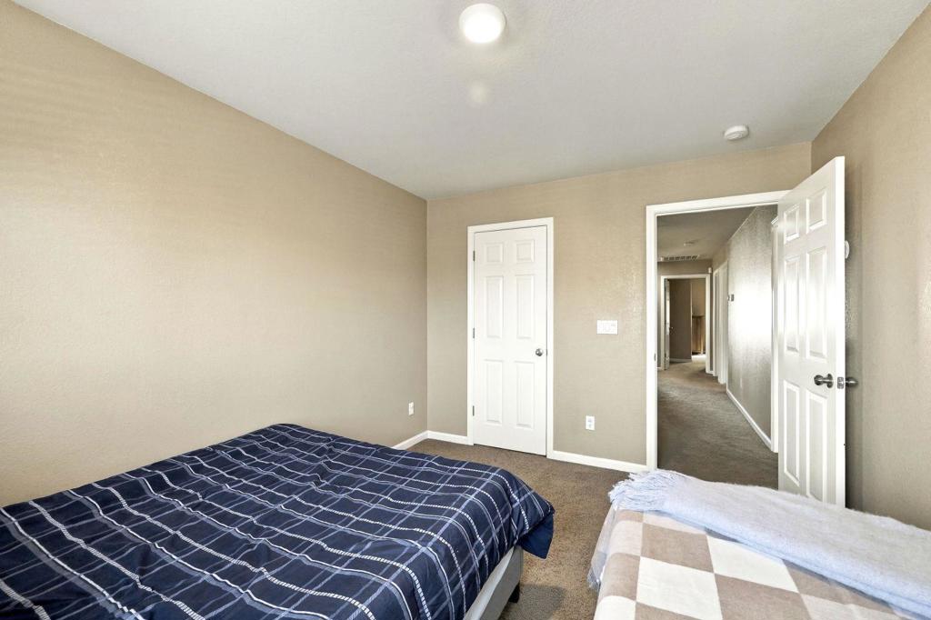 1752 Whisper Way Property Photo 21