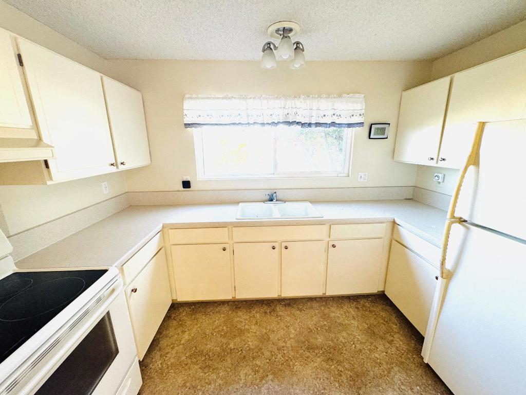 3258 Villa Circle Property Photo 9