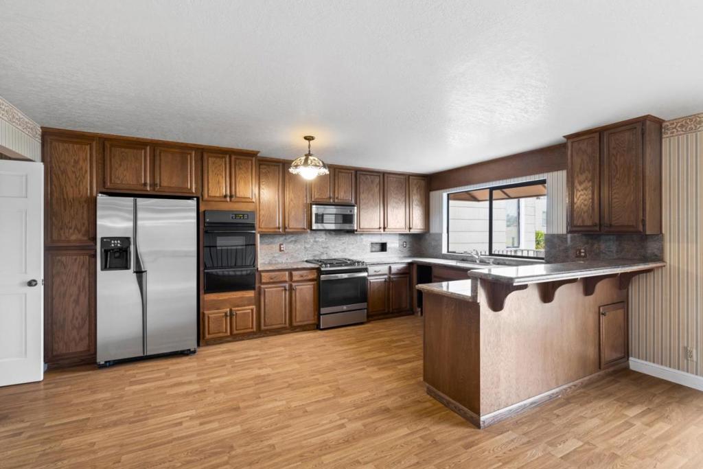 2450 23 Avenue Property Photo 11