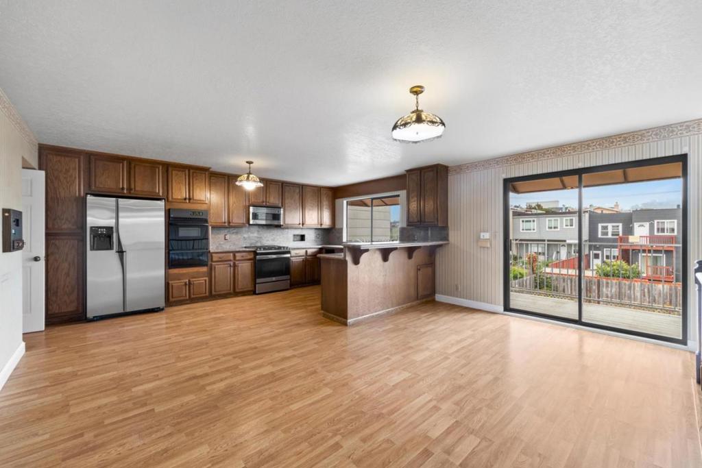 2450 23 Avenue Property Photo 14