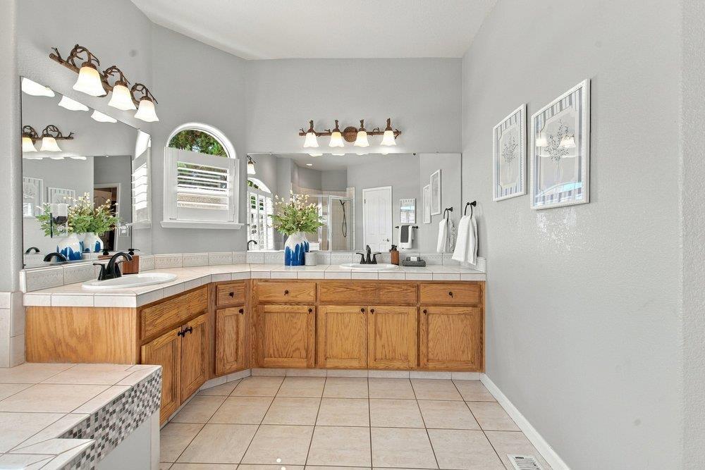 25 Jess Court Property Photo 15
