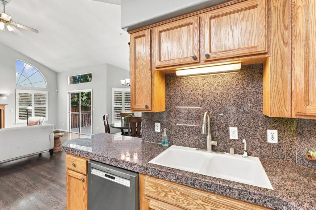 25 Jess Court Property Photo 24