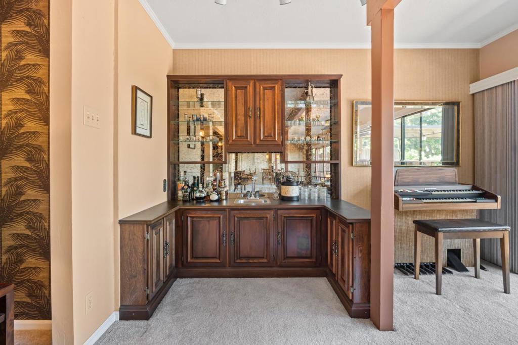 773 Lakeview Way Property Photo 11