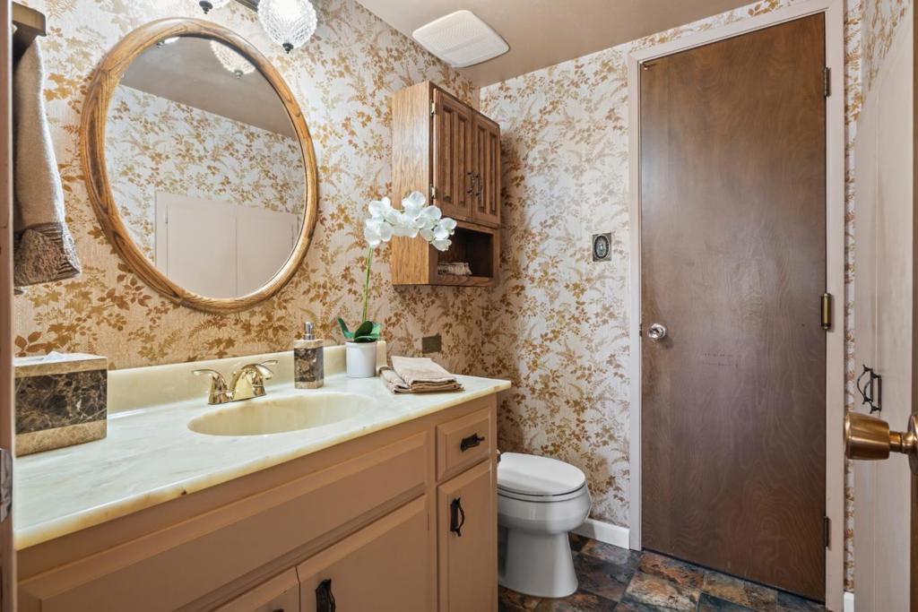 773 Lakeview Way Property Photo 20