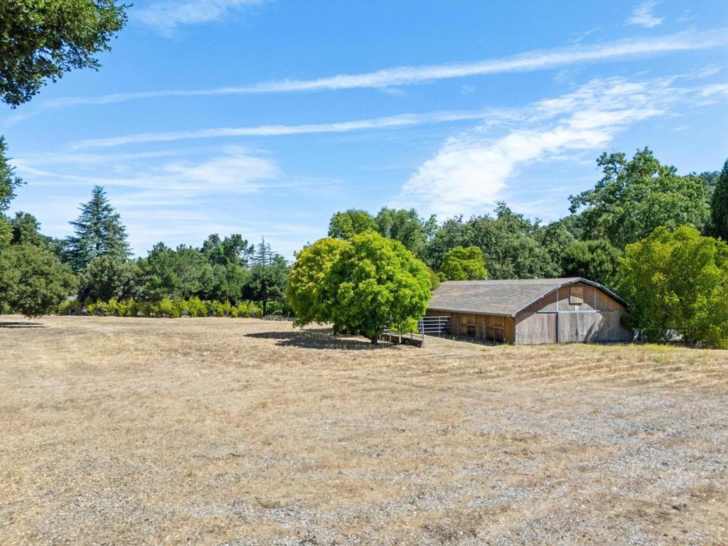 ML82062842 Property Photo 8