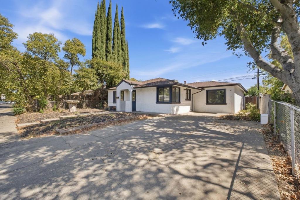 1412 Sebastian Way Property Photo 5