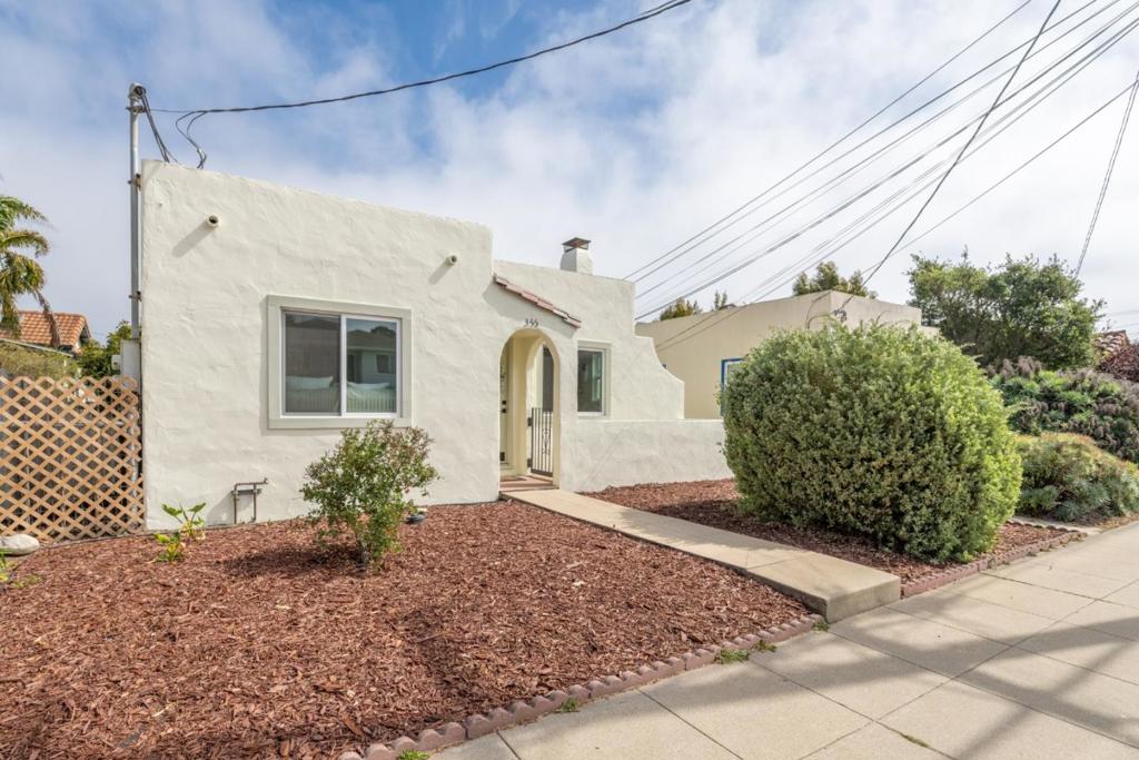 Monroe Street Property Photo 2