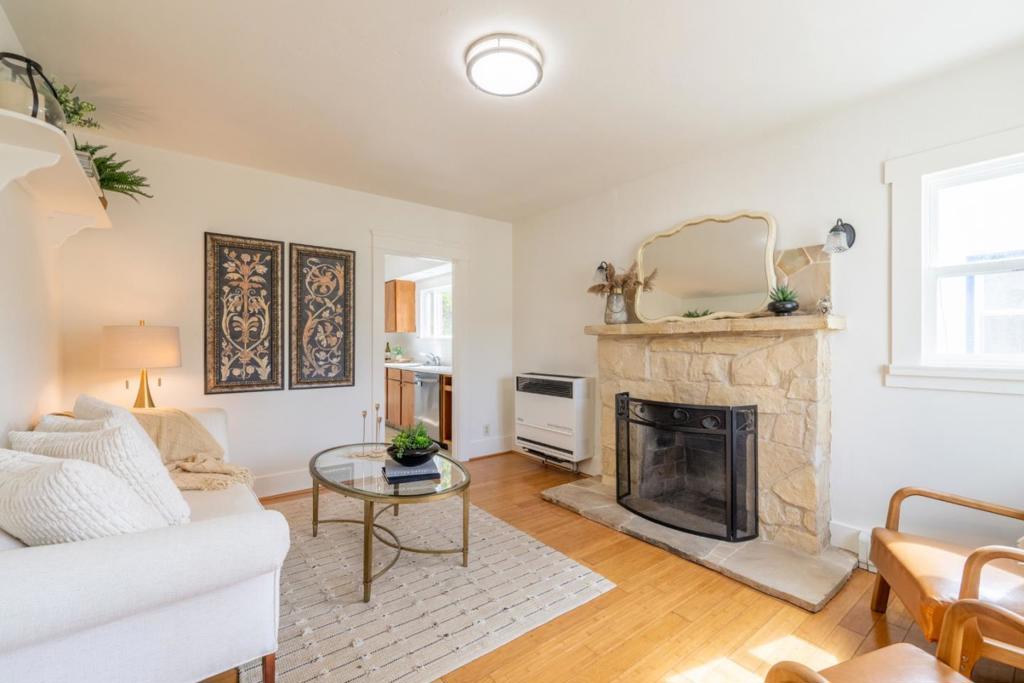 Monroe Street Property Photo 3