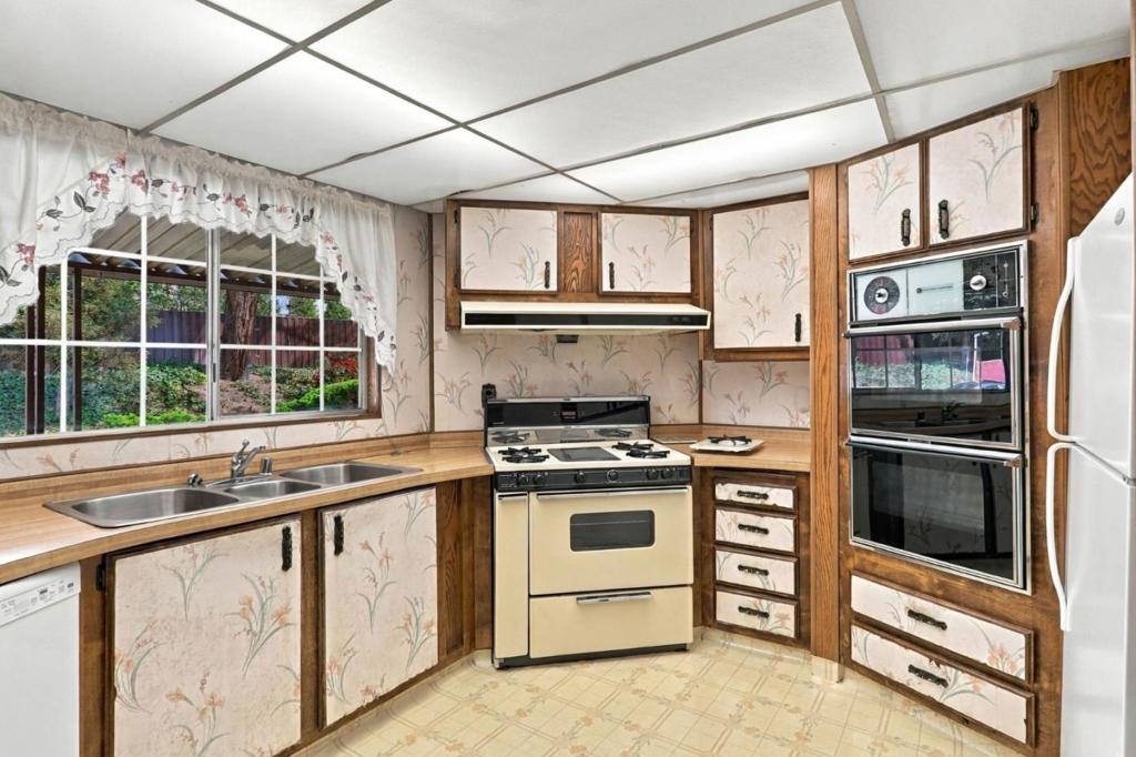 510 Millpond Drive 510 Property Photo 12