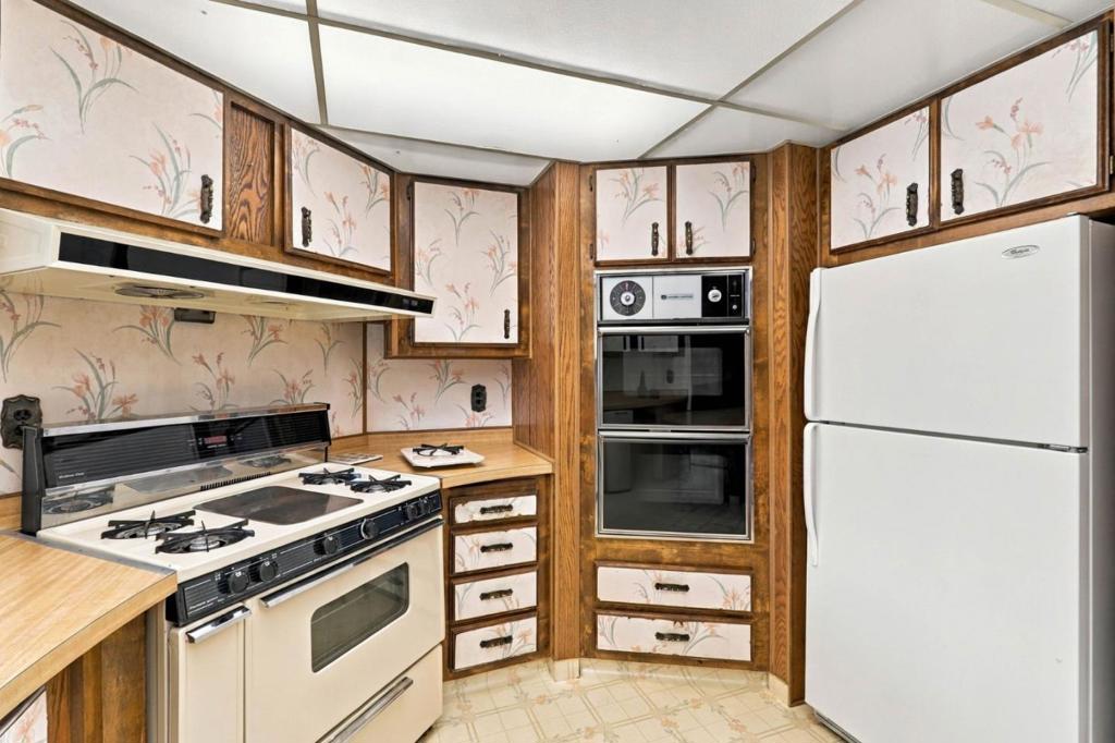 510 Millpond Drive 510 Property Photo 13